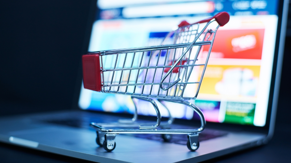 Illustration Assistant E-commerce alternance