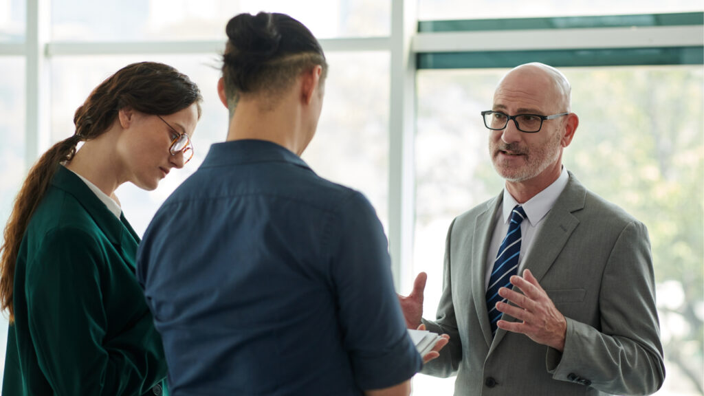 Bac+3 office manager bras droit de direction
